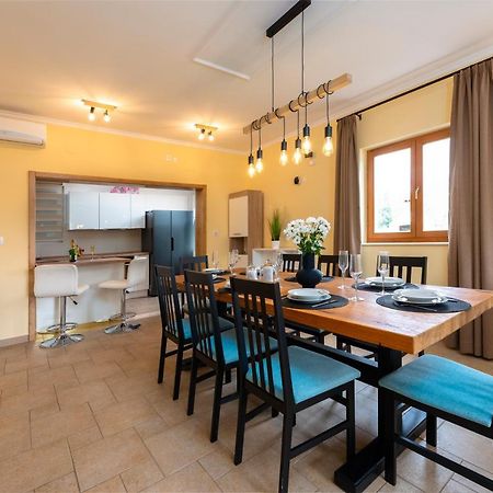 Vila Vergatum-privacy,gym,billiards,table tennis Donji Brgat Eksteriør bilde