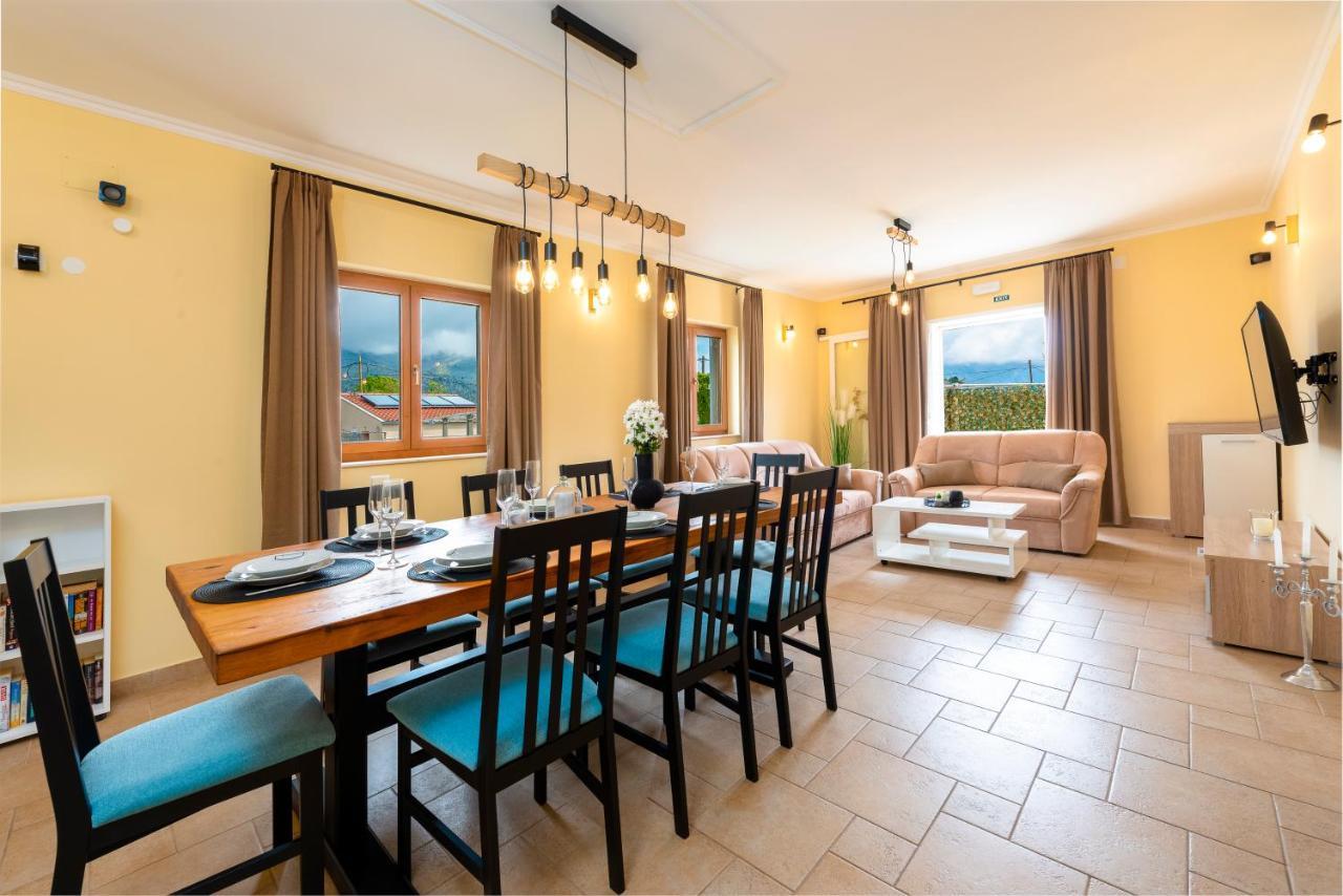 Vila Vergatum-privacy,gym,billiards,table tennis Donji Brgat Eksteriør bilde